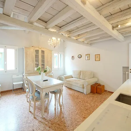 Dolcevita N 509 البندقية